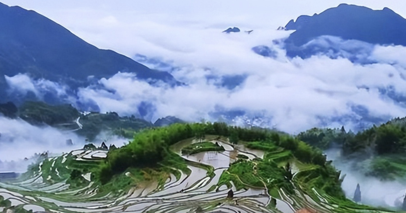 《天富注册》丹麦民族服装-第1张图片-天富注册【会员登录平台】天富服装